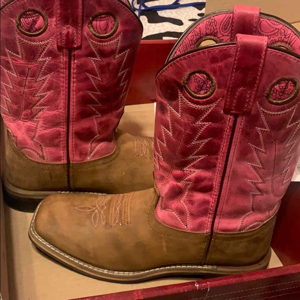 NEW CAVENDERS  BOOTS